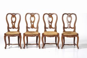 Otto sedie in noce intagliato. XIX-XX secolo  - Asta Antiquariato Giugno - Associazione Nazionale - Case d'Asta italiane