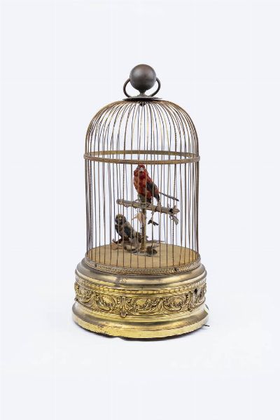GRANDE GABBIA : H. cm 50 In ottone dorato (difetti)  con carillon con coppia di uccellini  Non funzionante  da revisionare  - Asta Antiquariato, Argenti, Dipinti e Sculture - Associazione Nazionale - Case d'Asta italiane