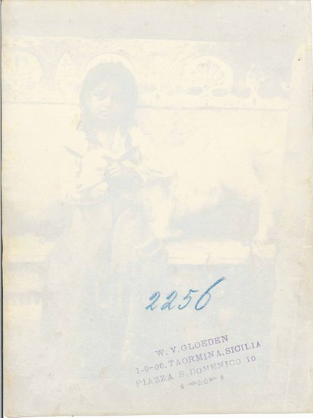 WILHELM VON GLOEDEN : Bimba seduta con capretta, 1900 ca  - Asta Arte Moderna e Contemporanea e Fotografia - Associazione Nazionale - Case d'Asta italiane