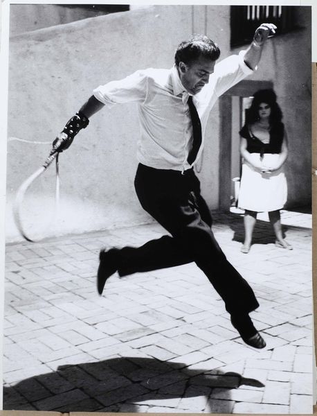 TAZIO SECCHIAROLI : Fellini con la frusta  - Asta Arte Moderna e Contemporanea e Fotografia - Associazione Nazionale - Case d'Asta italiane