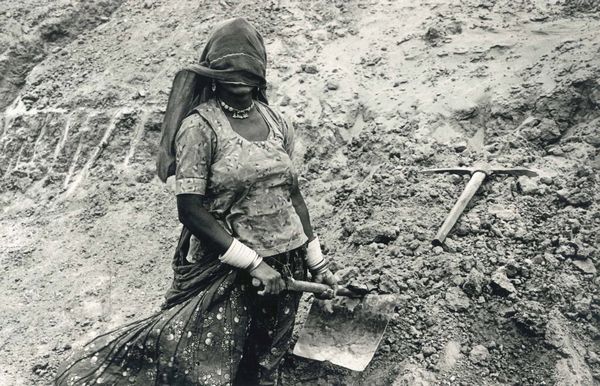 Sebastiao Salgado : Inde: Canal Rajasthan  - Asta Arte Moderna e Contemporanea e Fotografia - Associazione Nazionale - Case d'Asta italiane