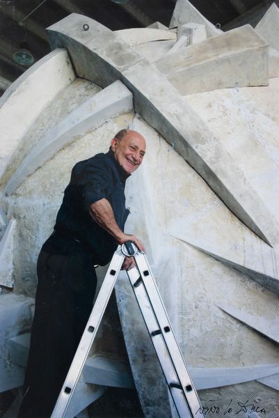 Nino Lo Duca : Arnaldo Pomodoro a lavoro  - Asta Arte Moderna e Contemporanea e Fotografia - Associazione Nazionale - Case d'Asta italiane