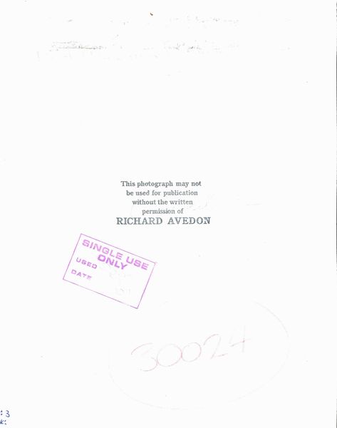 Richard Avedon : Mr. and Mrs. Comfort - Skeleton before Crucifix  - Asta Arte Moderna e Contemporanea e Fotografia - Associazione Nazionale - Case d'Asta italiane