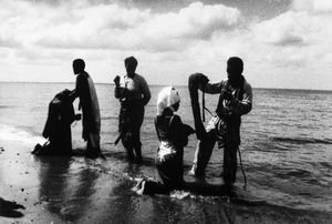 Ricardo Rangel : Ricardo Rangel (1924-2009) Maputo, Praia da Costa Do Sol, 1988  - Asta Arte Moderna e Contemporanea e Fotografia - Associazione Nazionale - Case d'Asta italiane