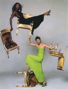 Richard Avedon : Versace Home, Naomi Campbell & Kristen McMenamy  - Asta Arte Moderna e Contemporanea e Fotografia - Associazione Nazionale - Case d'Asta italiane