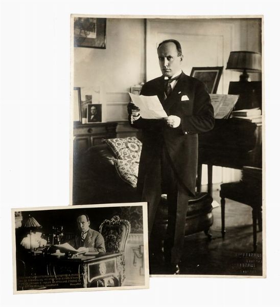 BENITO MUSSOLINI : 1 fotografia Fratelli Alinari che ritrae in duce in piedi.  - Asta Libri, autografi e manoscritti - Associazione Nazionale - Case d'Asta italiane