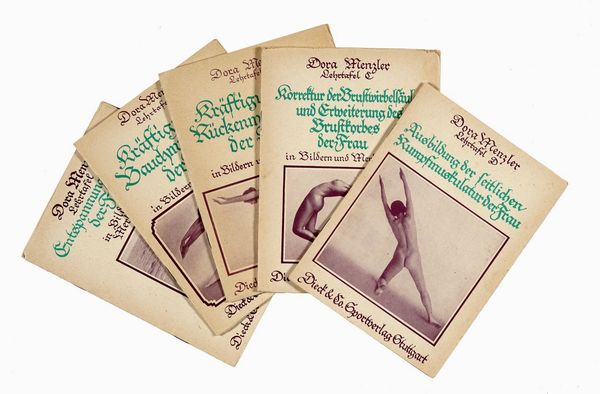 DORA MENZLER : Krper-Schulung. Der Frau.  - Asta Libri, autografi e manoscritti - Associazione Nazionale - Case d'Asta italiane