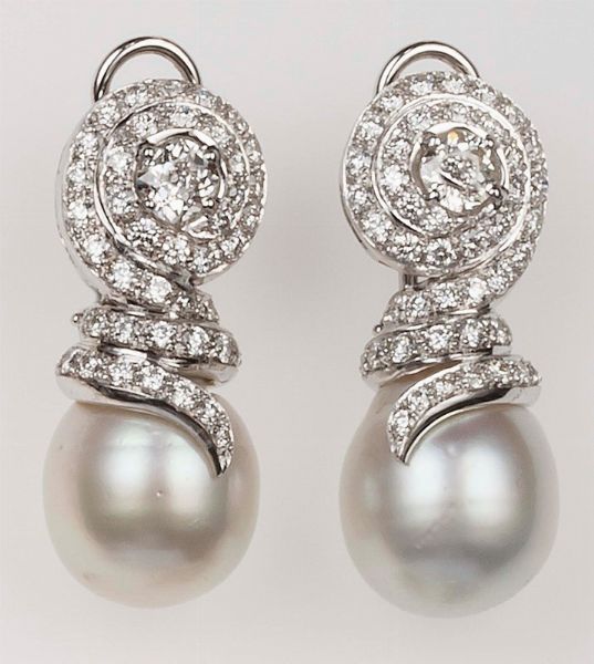 Orecchini con diamanti di vecchio taglio e perle Australia  - Asta Fine Jewels - Associazione Nazionale - Case d'Asta italiane