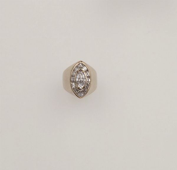Anello con diamante taglio a marquise di ct 1,00 circa  - Asta Fine Jewels - Associazione Nazionale - Case d'Asta italiane
