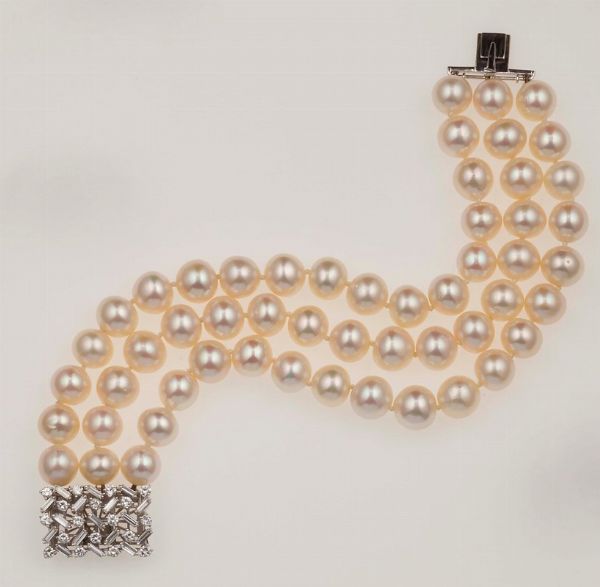 Bracciale a tre fili di perle coltivate  - Asta Fine Jewels - Associazione Nazionale - Case d'Asta italiane