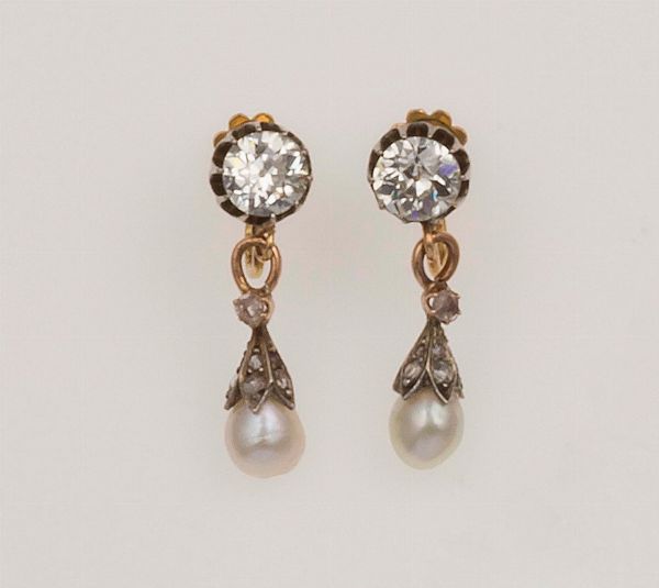 Orecchini pendenti con perle naturali e diamanti di vecchio taglio  - Asta Fine Jewels - Associazione Nazionale - Case d'Asta italiane