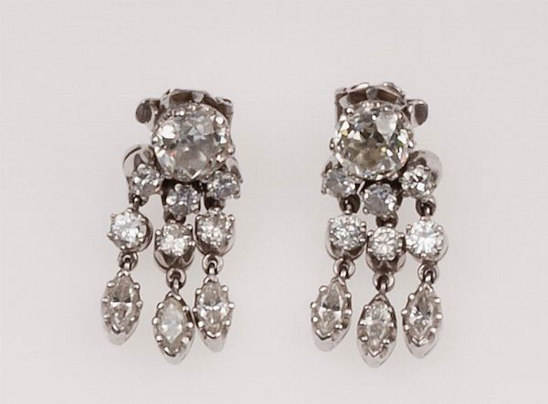 Orecchini pendenti con diamanti di vecchio taglio e taglio navette  - Asta Fine Jewels - Associazione Nazionale - Case d'Asta italiane