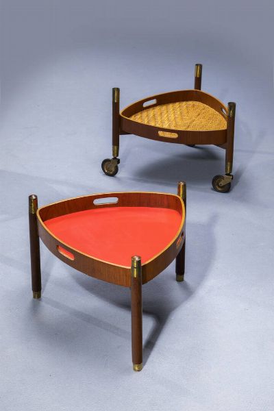 PRODUZIONE ITALIANA : Coppia di carrellini in legno  piano in legno laminato  e giunco. Anni '60 cm 69x49x49  - Asta Design - Associazione Nazionale - Case d'Asta italiane