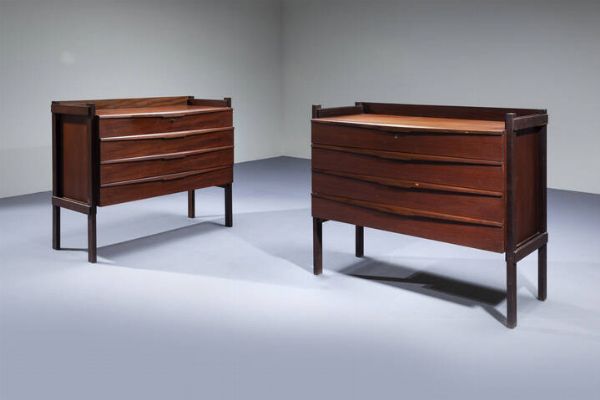 BAROVERO : Coppia di cassettiere a quattro cassetti in legno Anni '50 cm 84x47x101  - Asta Design - Associazione Nazionale - Case d'Asta italiane