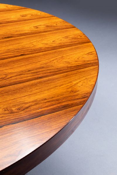 CARLO DE CARLI  nello stile di : Tavolo in legno lastronato. Anni '50 cm 76x130  - Asta Design - Associazione Nazionale - Case d'Asta italiane