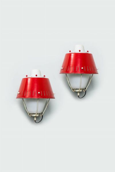 PRODUZIONE ITALIANA : Coppia di lampade a muro in metallo verniciato  diffusori in vetro satinato. Anni '50 cm 28x35  - Asta Design - Associazione Nazionale - Case d'Asta italiane