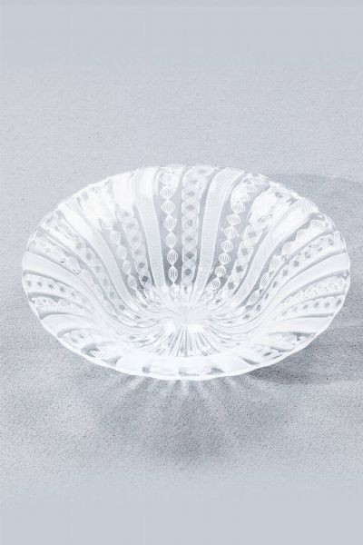 BAROVIER & TOSO : Centrotavola in vetro a filigrana e zanfirico. Marcato sotto la base Anni '60 cm 7x24 5  - Asta Design - Associazione Nazionale - Case d'Asta italiane