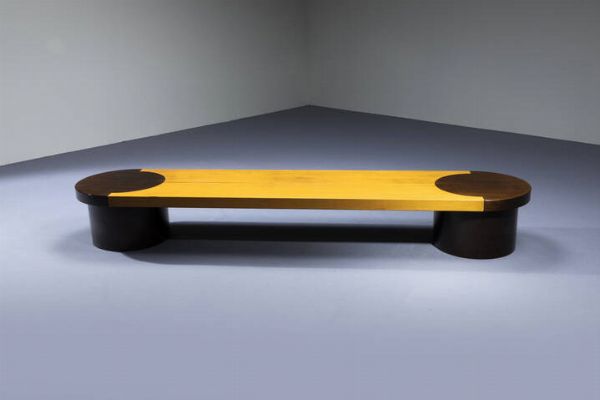 PRODUZIONE ITALIANA : Tavolino in legni di varie essenze. 1975 cm 30x225x50  - Asta Design - Associazione Nazionale - Case d'Asta italiane