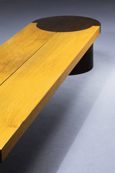 PRODUZIONE ITALIANA : Tavolino in legni di varie essenze. 1975 cm 30x225x50  - Asta Design - Associazione Nazionale - Case d'Asta italiane