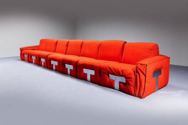 MARIO SABOT : Divano modulare con imbottitura rivestita in tessuto. Anni '70 ogni modulo cm 72x60x80  - Asta Design - Associazione Nazionale - Case d'Asta italiane
