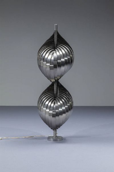 HENRI MATHIEU : Lampada da terra in alluminio spazzolato   Anni '70  h cm 105  - Asta Design - Associazione Nazionale - Case d'Asta italiane