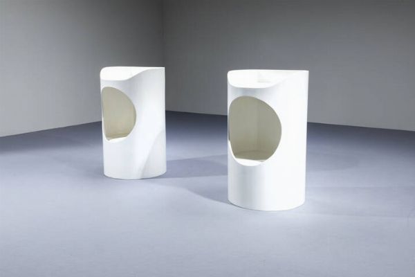 PRODUZIONE ITALIANA : Coppia di comodini in legno laccato. Anni '70 cm 80x49x41  - Asta Design - Associazione Nazionale - Case d'Asta italiane