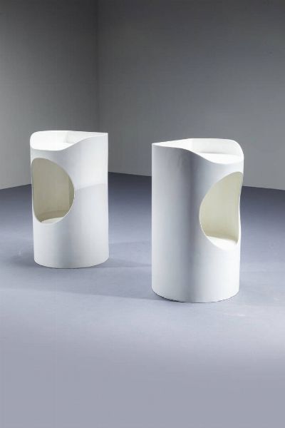 PRODUZIONE ITALIANA : Coppia di comodini in legno laccato. Anni '70 cm 80x49x41  - Asta Design - Associazione Nazionale - Case d'Asta italiane