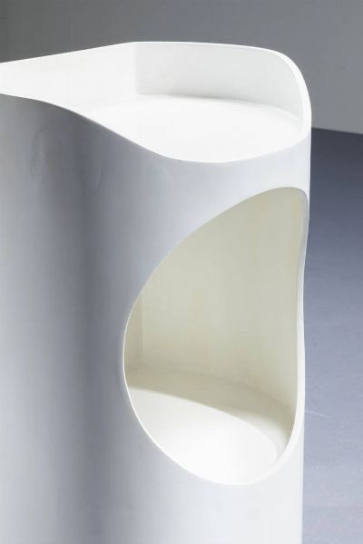 PRODUZIONE ITALIANA : Coppia di comodini in legno laccato. Anni '70 cm 80x49x41  - Asta Design - Associazione Nazionale - Case d'Asta italiane