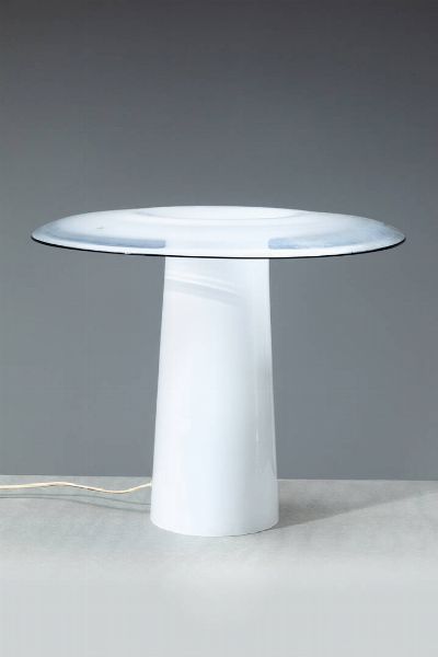 PRODUZIONE MURANESE : Lampada da tavolo in vetro satinato. Anni '60 cm 43x51  - Asta Design - Associazione Nazionale - Case d'Asta italiane