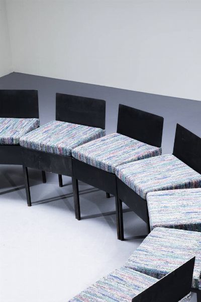 PRODUZIONE ITALIANA : Dieci sedie con struttura in ferro verniciato  cuscini imbottiti rivestit con tessuto Missoni. Anni '80 cm 74x45x40  - Asta Design - Associazione Nazionale - Case d'Asta italiane