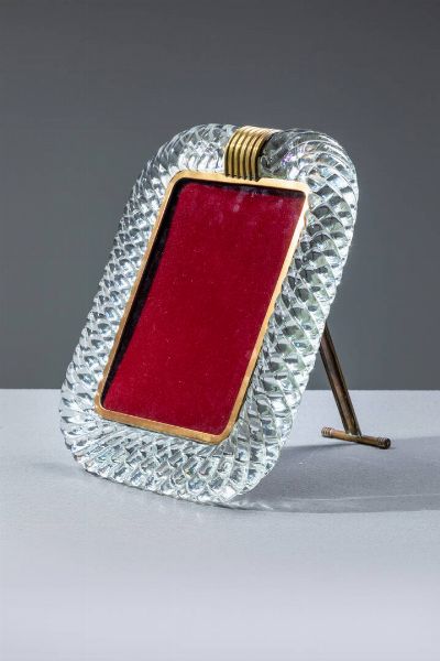 SEGUSO : Portafotografie in vetro lavorato a torchon  particolari in ottone. Anni '60 cm 34x27  - Asta Design - Associazione Nazionale - Case d'Asta italiane