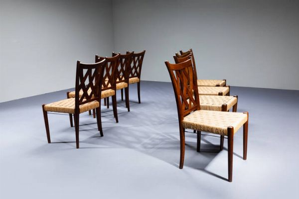 MARIO PASSANTI : Otto sedie con struttura in legno  sedute in paglia intrecciata. Anni '50 cm 90x46x46 Bibl.: D. Alaimo  Mobili di architetti e progettisti torinesi 1945-1955  Deposito Culturale 2018  pag. 180  - Asta Design - Associazione Nazionale - Case d'Asta italiane