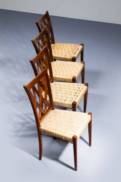 MARIO PASSANTI : Otto sedie con struttura in legno  sedute in paglia intrecciata. Anni '50 cm 90x46x46 Bibl.: D. Alaimo  Mobili di architetti e progettisti torinesi 1945-1955  Deposito Culturale 2018  pag. 180  - Asta Design - Associazione Nazionale - Case d'Asta italiane