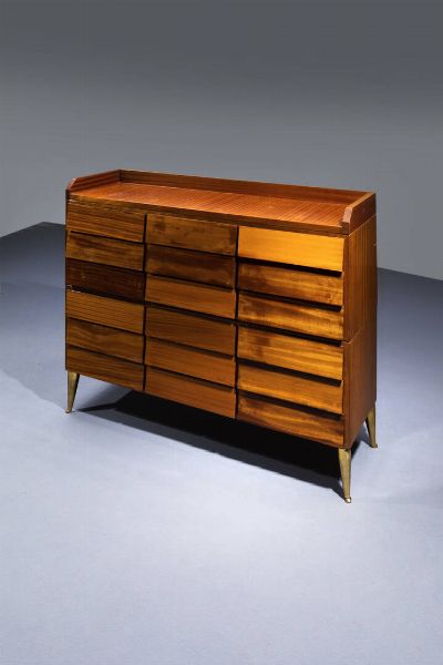 SCHIROLLI : Mobile cassettiera con struttura in legno impiallacciato. gambe in ottone   Anni '50  Etichetta del Produttore. cm 105x130x42  - Asta Design - Associazione Nazionale - Case d'Asta italiane