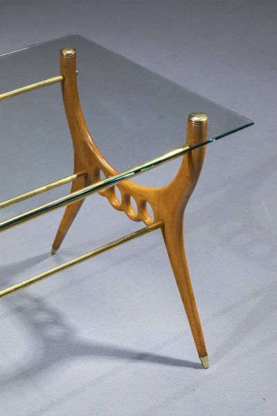 PRODUZIONE ITALIANA : Tavolino in legno con particolari in ottone  piano in vetro. Anni '60 cm 50 5x85x50  - Asta Design - Associazione Nazionale - Case d'Asta italiane