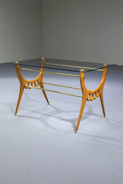 PRODUZIONE ITALIANA : Tavolino in legno con particolari in ottone  piano in vetro. Anni '60 cm 50 5x85x50  - Asta Design - Associazione Nazionale - Case d'Asta italiane