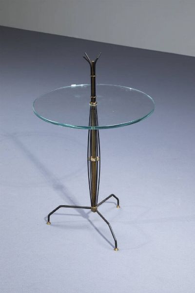 PRODUZIONE ITALIANA : Tavolino con struttura in metallo laccato  piano in vetro molato. Anni '50 cm 76x48  - Asta Design - Associazione Nazionale - Case d'Asta italiane