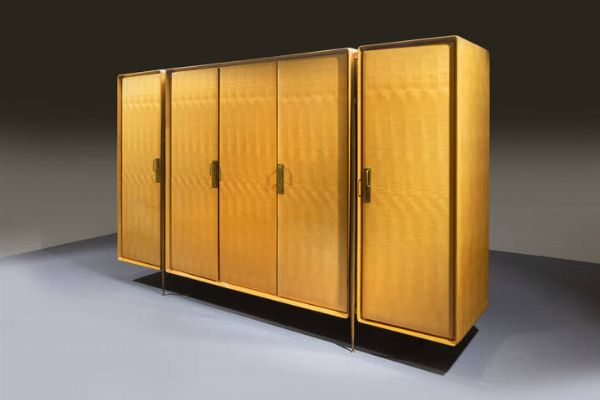SILVIO CAVATORTA : Armadio in legno d'acero. Anni '50 cm 184x301x64  - Asta Design - Associazione Nazionale - Case d'Asta italiane