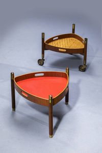 PRODUZIONE ITALIANA : Coppia di carrellini in legno  piano in legno laminato  e giunco. Anni '60 cm 69x49x49  - Asta Design - Associazione Nazionale - Case d'Asta italiane