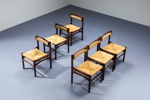 PRODUZIONE ITALIANA - Sei sedie con struttura in legno  sedute in paglia intrecciata. Anni '60 cm 74x47x49