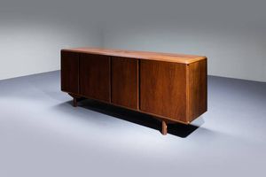 PRODUZIONE ITALIANA : Sideboard in legno  fronte a quattro ante. Anni '70 cm 85x211x49  - Asta Design - Associazione Nazionale - Case d'Asta italiane