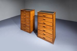 PRODUZIONE ITALIANA : Due cassettiere a settimino con struttura in vimini e bamboo  piani in vetro specchiato. Anni '70 rispettivamente cm 122x70x40 e 110x70x40  - Asta Design - Associazione Nazionale - Case d'Asta italiane