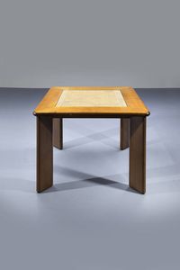 PRODUZIONE ITALIANA : Tavolo con struttura in legno  parte centrale in paglia di Vienna ricoperta da vetro. 1975 cm 76x92x92  - Asta Design - Associazione Nazionale - Case d'Asta italiane