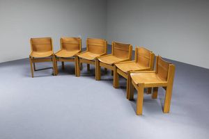 IBISCO - Sei sedie con struttura in legno sedute e schienali in cuoio. Anni '70 cm 79x48x50