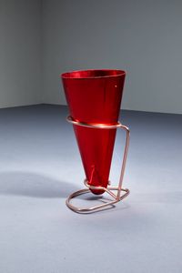 ETTORE SOTTSASS : Portaombrelli in lamiera tornita e tranciata di alluminio anodizzato  sostegno in tondino di alluminio anodizzato. Prod. Rinnovel anni '50 h cm 55  - Asta Design - Associazione Nazionale - Case d'Asta italiane