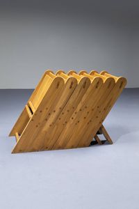 PRODUZIONE ITALIANA : Sei sedie impilabili con seduta ribaltabile in legno chiaro Anni '70 cm 77x45x52  - Asta Design - Associazione Nazionale - Case d'Asta italiane