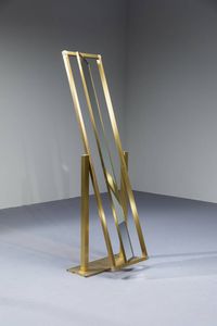 PRODUZIONE ITALIANA - Specchio basculante e orientabile in ottone. Anni '70 cm 162x46x21