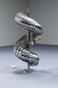 HENRI MATHIEU : Coppia di lampade a spirale in alluminio spazzolato. Anni '70  cm 80x40  - Asta Design - Associazione Nazionale - Case d'Asta italiane