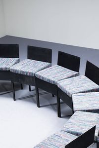 PRODUZIONE ITALIANA : Dieci sedie con struttura in ferro verniciato  cuscini imbottiti rivestit con tessuto Missoni. Anni '80 cm 74x45x40  - Asta Design - Associazione Nazionale - Case d'Asta italiane