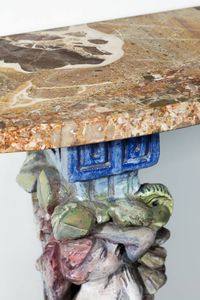 VICTOR CERRATO Cunico d'Asti (AT) 1917 - 2008 Torino : Console in ceramica policroma  piano in marmo. Anni '50 console cm 98x170x32 specchio cm 118x145 Bibl.: D. Alaimo  Mobili di architetti e progettisti torinesi 1945-1955  Deposito Culturale 2018  pag. 248  - Asta Design - Associazione Nazionale - Case d'Asta italiane